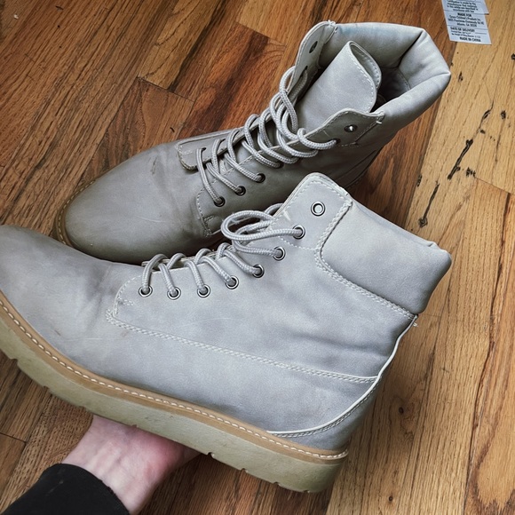 Cliffs by White Mountain Durable Boots - Picture 2 of 9